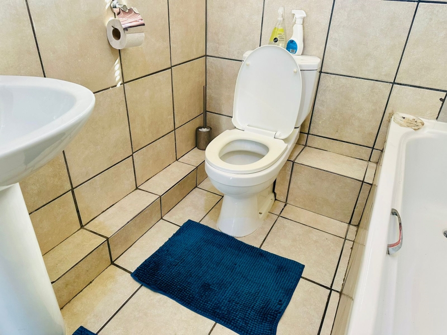 2 Bedroom Property for Sale in Rustenburg Central North West